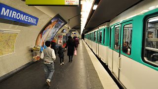 Pariser Metro schafft Fahrkarten aus Papier ab