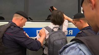 الشرطة الروسية تعتقل المئات في احتجاج قام به مناصرو صحفي كان معتقلا