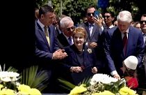 Clinton és Albright Koszovóban