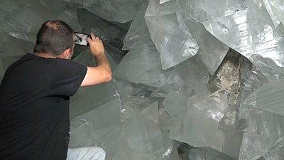 Маленькая пещера гигантских кристаллов