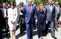 Rocksztárként ünnepelték Clintont Koszovóban