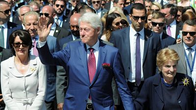 Kosova'da NATO operasyonunun 20'nci yıl dönümü törenlerine Bill Clinton da katıldı