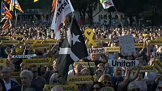 Miles de independentistas protestan por el juicio al 'procés'