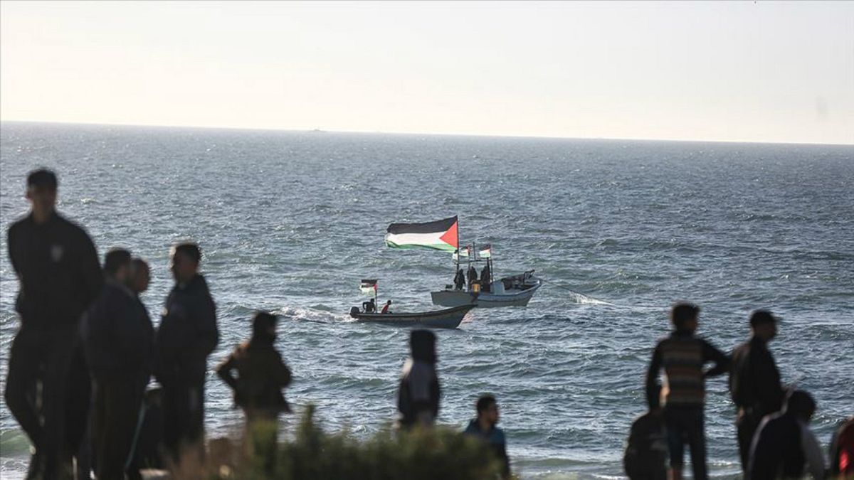 İsrail helyum gazlı balon atıldığı için Gazze'ye kapsamlı deniz ablukası kararı aldı