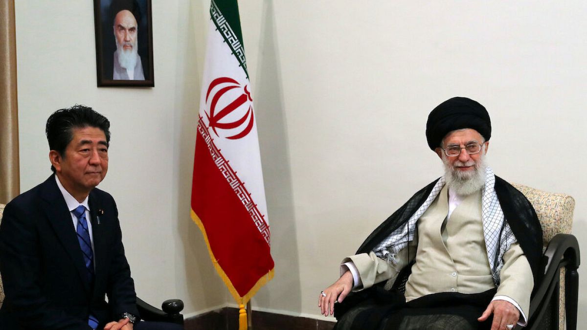 Japon Başbakan Abe ile görüşen İran lideri Hamaney: Trump cevaba layık değil