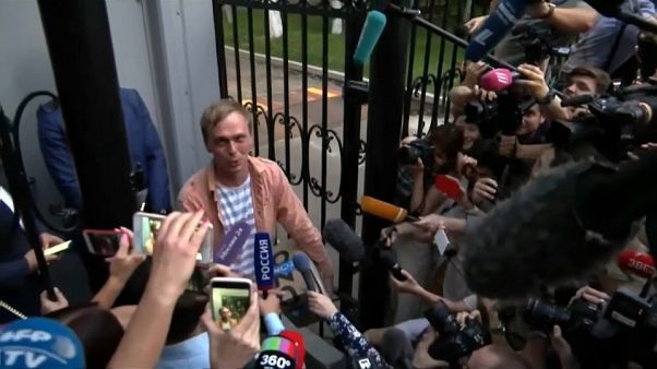 Ο Πούτιν καρατόμησε δύο αξιωματικούς για τον Γκολούνοφ Ο Πούτιν καρατόμησε δύο αξιωματικούς για τον Γκολούνοφ