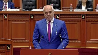 Парламент Албании назвал решение президента об отмене муниципальных выборов "неконституционным"