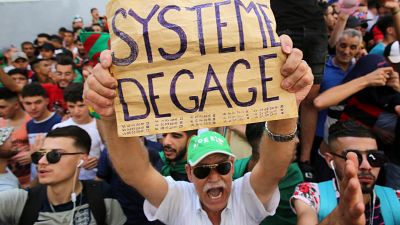 Argelinos não desistem de lutar por mudança