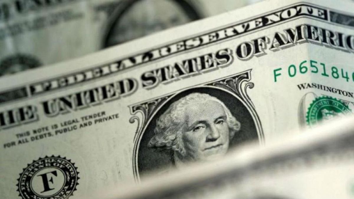 تنش در خاورمیانه؛ قیمت دلار افزایش یافت 