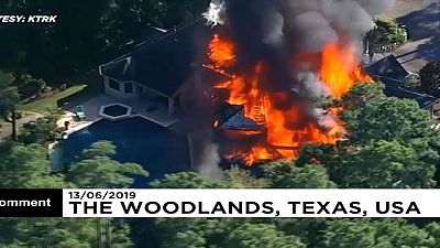 Gigantischer Villenbrand in Texas