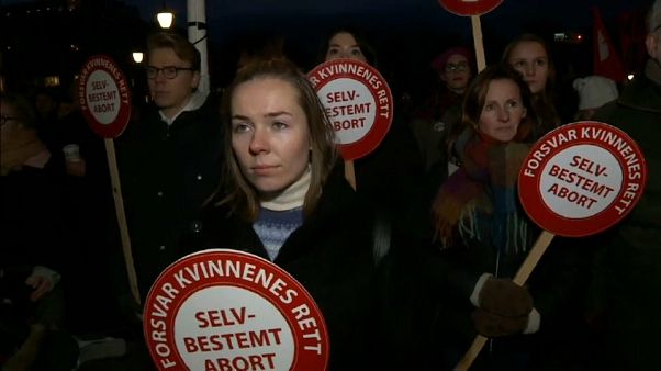 Noruega revê lei do aborto Noruega revê lei do aborto
