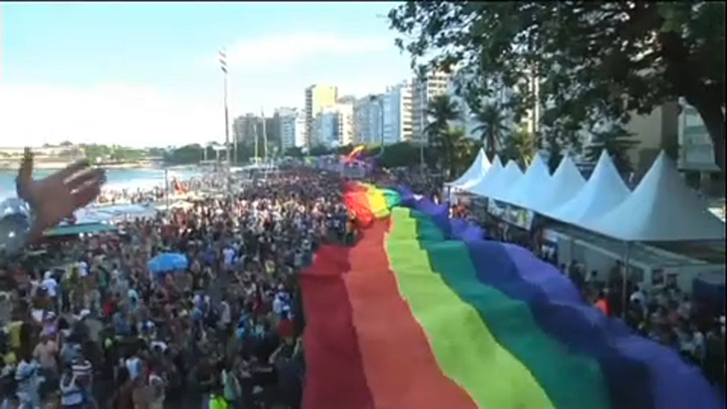 В Бразилии прошел конкурс красоты транссексуалов . Metro