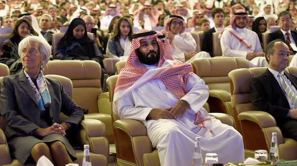 محمد بن سلمان مع المدير العام لصندوق النقد الدولي في مؤتمر الاستثمار. أكتوبر/2017 محمد بن سلمان مع المدير العام لصندوق النقد الدولي في مؤتمر الاستثمار. أكتوبر/2017
