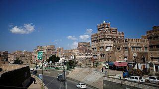 بمباران مواضع حوثی‌ها در صنعا در پاسخ به حمله به فرودگاه ابها عربستان