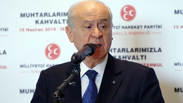 MHP Genel Başkanı Devlet Bahçeli, Ataköy Sheraton Otel'de "Muhtarlarla Kahvaltı Programı"na katılarak konuşma yaptı. ( İslam Yakut - Anadolu Ajansı ) MHP Genel Başkanı Devlet Bahçeli, Ataköy Sheraton Otel'de "Muhtarlarla Kahvaltı Programı"na katılarak konuşma yaptı. ( İslam Yakut - Anadolu Ajansı )