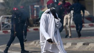 صفقة غاز تفجر غضبا شعبيا ضد شقيق الرئيس السنغالي وتتسبب في اعتقالات واحتجاجات عارمة