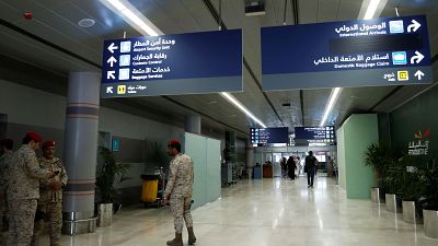 Huthi-Rebellen greifen Flughäfen in Saudi-Arabien an