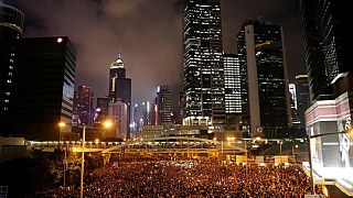 Χονγκ Κονγκ: Εκατομμύρια διαδηλωτές στους δρόμους