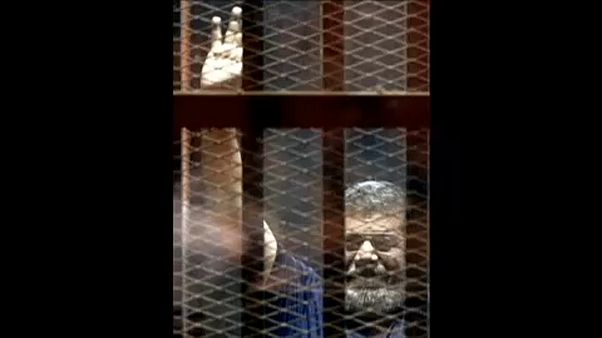 A bíróságon hunyt el Muhammad Morszi volt egyiptomi elnök A bíróságon hunyt el Muhammad Morszi volt egyiptomi elnök