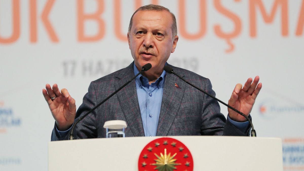 Türkiye Cumhurbaşkanı Recep Tayyip Erdoğan, Haliç Kongre Merkezi'nde düzenlenen "94 Ruhuyla Cihannüma ve Kadim Dostlar Büyük Buluşması'na katıldı