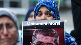 Mahkeme salonunda hayatını kaybeden Muhammed Mursi'nin ölümüne dünyadan tepkiler