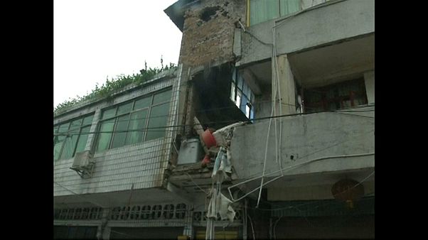 Mindestens 12 Tote bei Erdbeben in China Mindestens 12 Tote bei Erdbeben in China