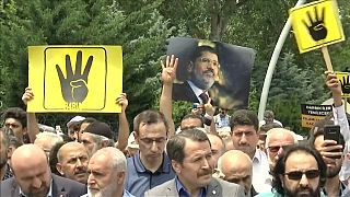 شاهد: إقامة صلاة الجنازة على روح محمد مرسي في إسطنبول