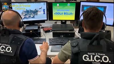 Δεκάδες συλλήψεις στη Σικελία