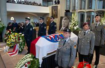 مراسم تشییع پیکر والتر لوبکه، نماینده و فرماندار شهر کاسل آلمان که در منزلش کشته شد