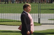 آنگلا مرکل دچار لرزش ناگهانی شد