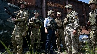 دیدار زلنسکی با نظامیان در شرق اوکراین