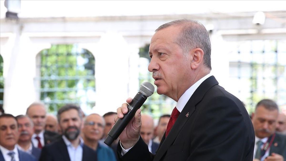 Erdoğan Mursi'nin gıyabında kılınan namaza katıldı: Normal bir ölüm olduğuna inancım yok
