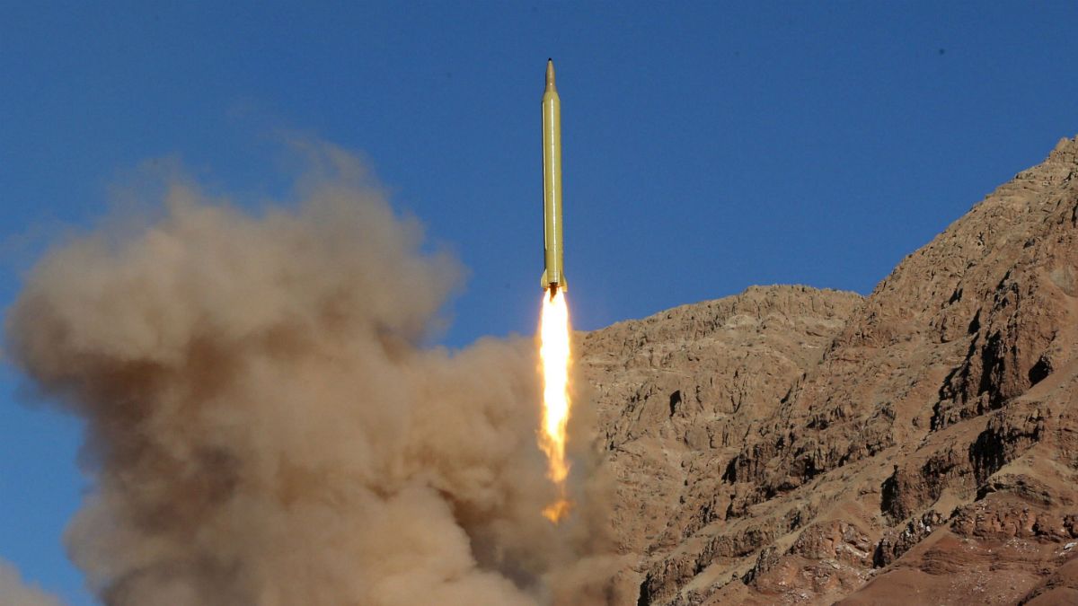  موشک بالستیک از نقطه ای نامعلوم در ایران شلیک می شود