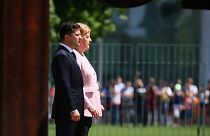 المستشارة الألمانية أنجيلا ميركل والرئيس الأوكراني فولوديمير زيلينسكي