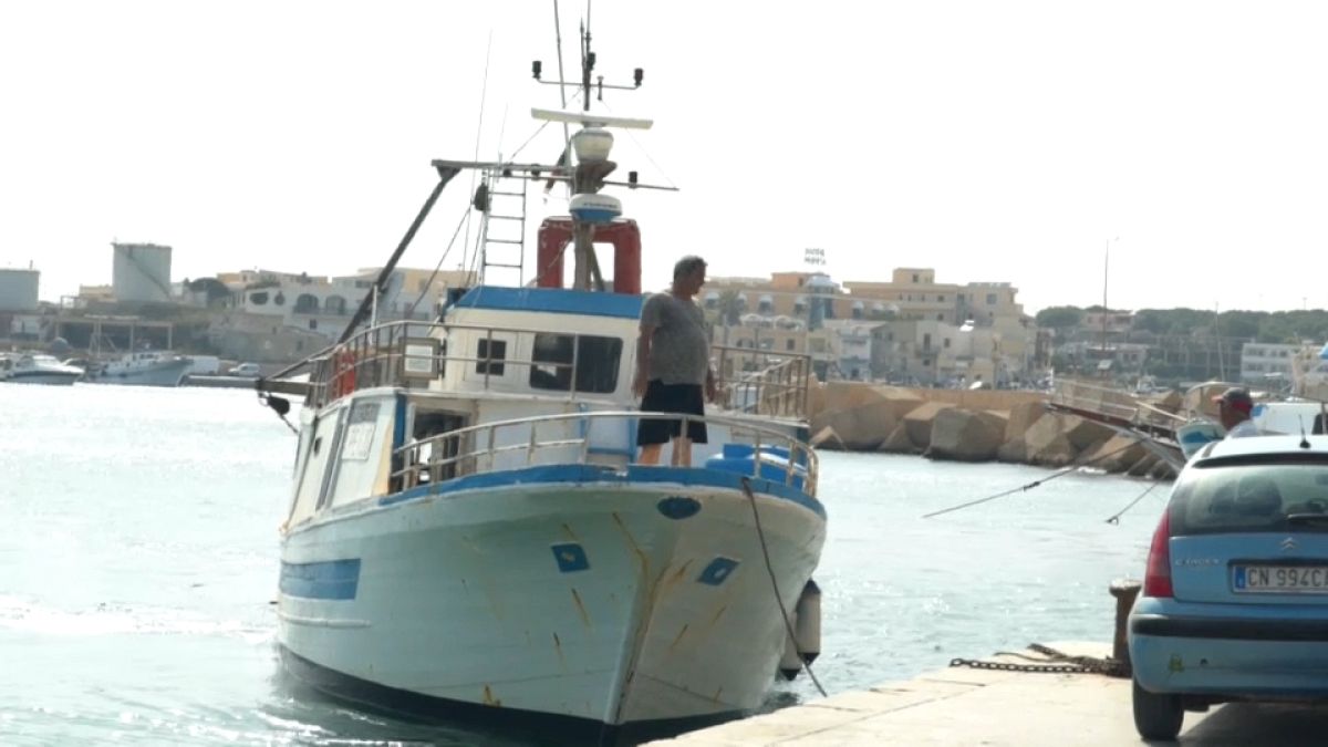 Peschereccio al porto di Lampedusa