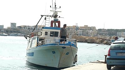 Au large de Lampedusa, le "Sea-Watch 3" dans l'attente