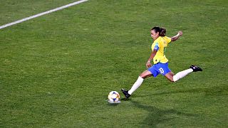 La Brésilienne Marta en train de tirer son penalty face à l'Italie - 18/06/2019