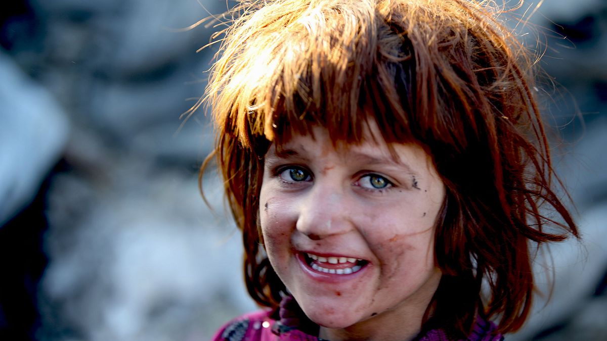 Mülteci kampında bir Afgan kız çocuğu 