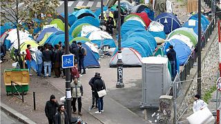 پلیس فرانسه یک کمپ محل تجمع مهاجران در پاریس را برچید
