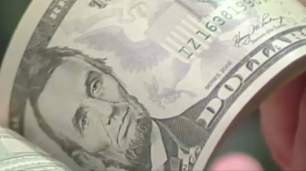 US-Notenbank trotzt Trumps Druck - Leitzins unverändert US-Notenbank trotzt Trumps Druck - Leitzins unverändert