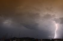 Κεραυνοί ανάμεσα από τα σύννεφα πάνω από την πόλη του Ναυπλίου κατά τη διάρκεια καταιγίδας στη πόλη, Σάββατο 13 Σεπτεμβρίου 2014.  ΑΠΕ-ΜΠΕ /ΑΠΕ-ΜΠΕ/ΜΠΟΥΓΙΩΤΗΣ ΕΥΑΓΓΕΛΟΣ