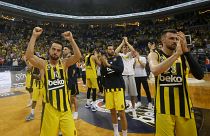 Fenerbahçe Beko, Anadolu Efes karşısında seriyi 3-3'e taşıdı