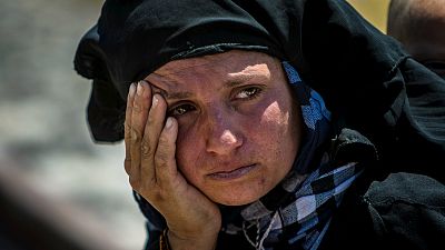 امرأة سورية نازحة داخل بلادها  