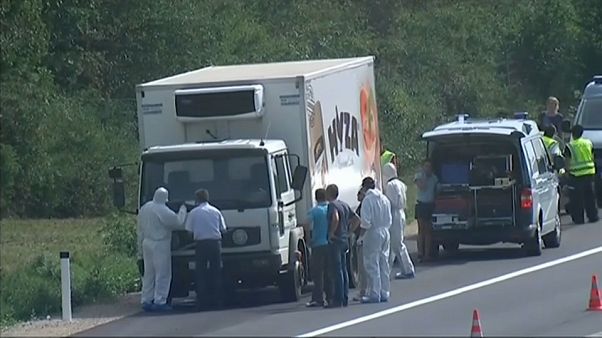 Ουγγαρία: Ισόβια σε τέσσερις διακινητές μεταναστών Ουγγαρία: Ισόβια σε τέσσερις διακινητές μεταναστών