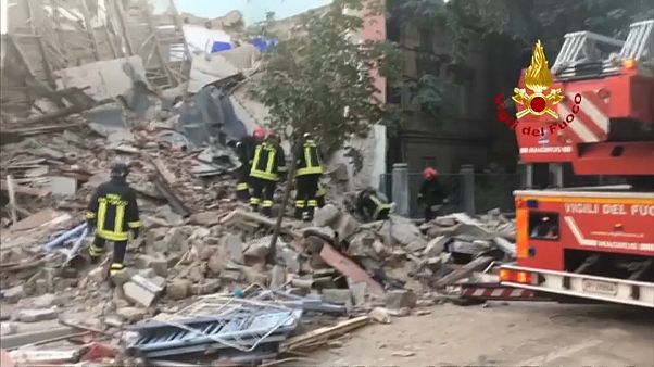В Италии обрушился дом из-за взрыва газа В Италии обрушился дом из-за взрыва газа