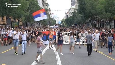 Serbia, test di ingresso al liceo "spifferato" online: gli studenti chiedono dimissioni del ministro