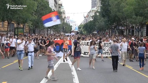 Serbia, test di ingresso al liceo "spifferato" online: gli studenti chiedono dimissioni del ministro Serbia, test di ingresso al liceo "spifferato" online: gli studenti chiedono dimissioni del ministro