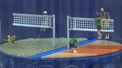 Tokyo 2020'de yer alacak 55 sporun minyatürleri sergileniyor: Kaykay, sörf ve softball da var