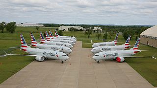 Boeing 737 MAX da american Airlines estacionados em Tulsa, EUA