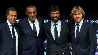 Juventus, presentato Maurizio Sarri: "Convincerò gli scettici ancora una volta"